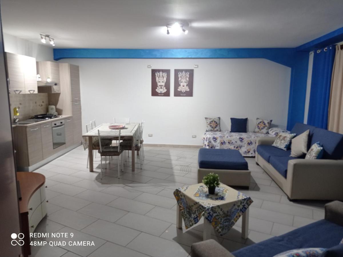 Apartment House Roches Noire Giardini-Naxos